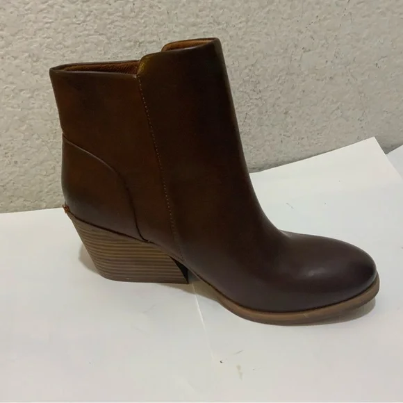 Korks Women Block Heel Western Ankle Booties Hattie Size US 7.5 M Brown